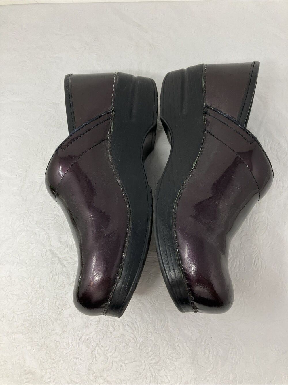 Dansko Clogs 39 US 8.5 Iridescent Dark Purple Patent Leather Shoes ITALY Nursing
